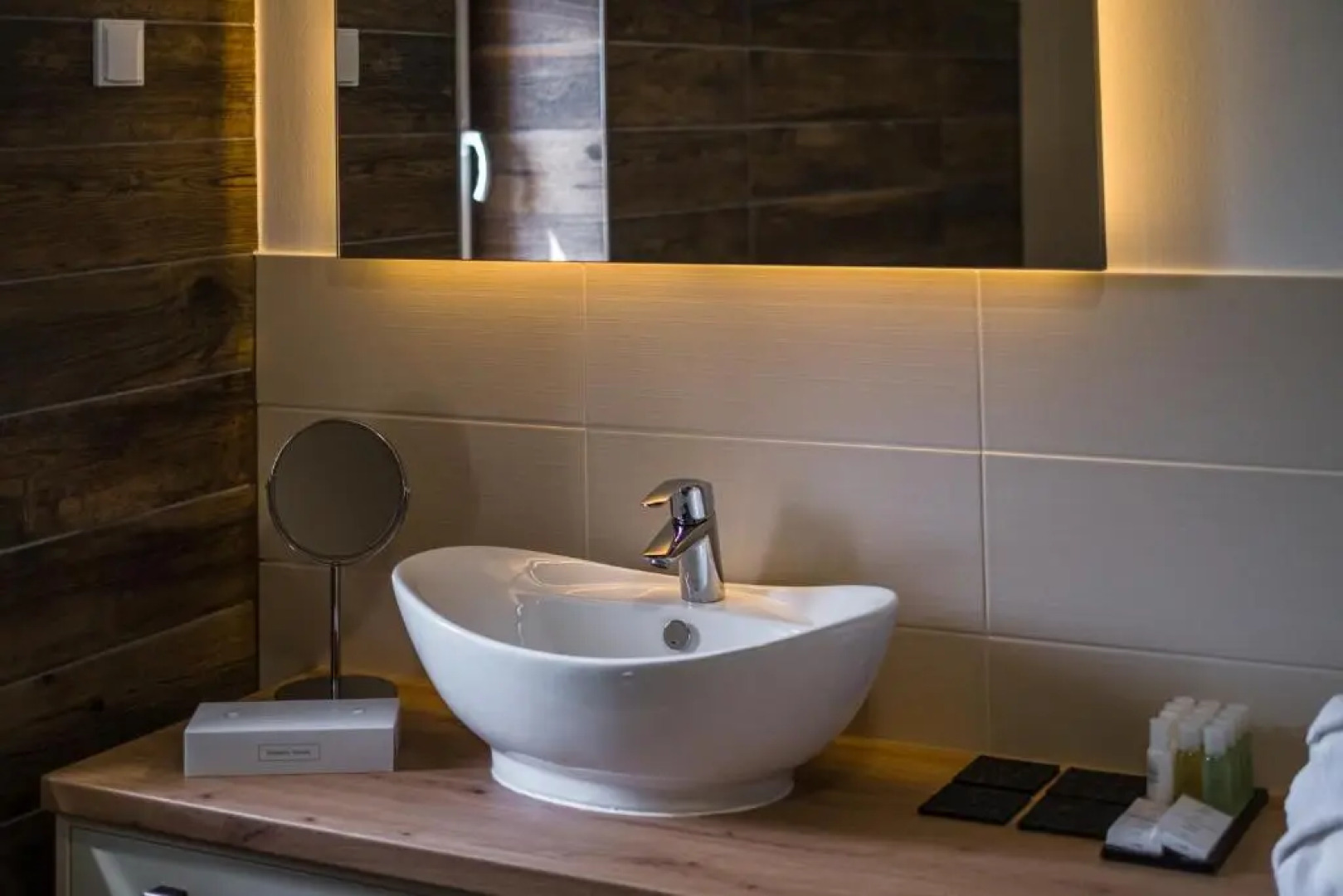 Kistücsök Food & Room