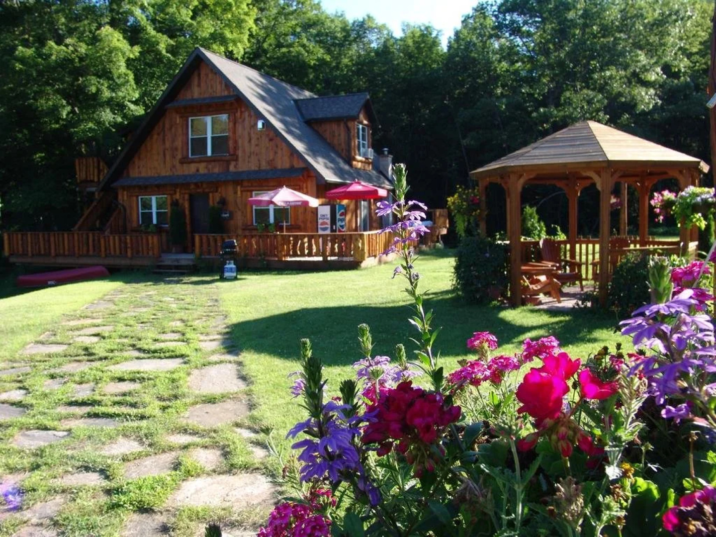 The Highlands Motel & Lodge