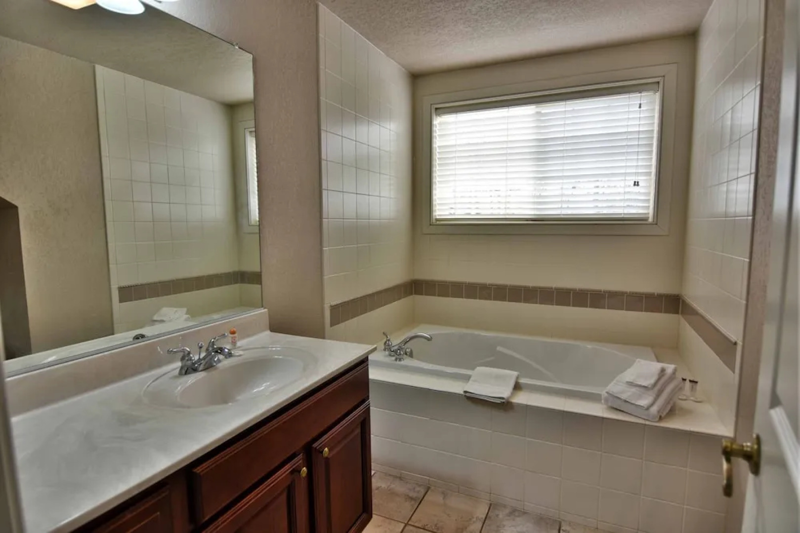 Unit 301 3 BD/ 3 BA Condo 3 Bedrooms 3 Bathrooms Condo