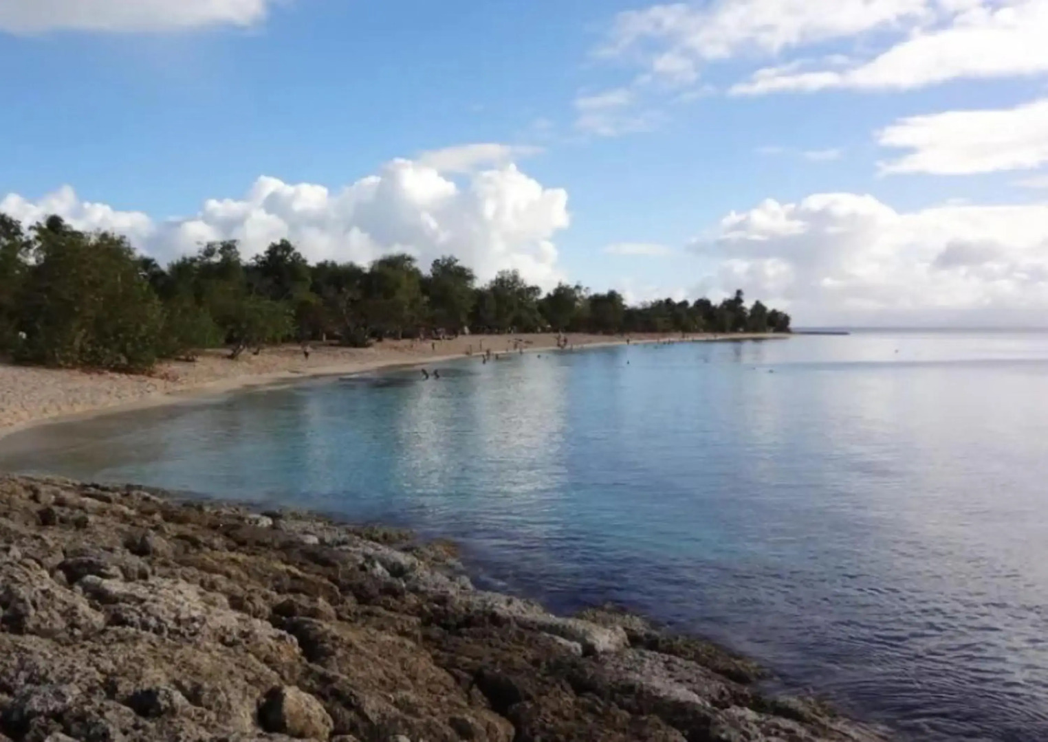 Maison de 3 chambres avec terrasse amenagee et wifi a Port Louis