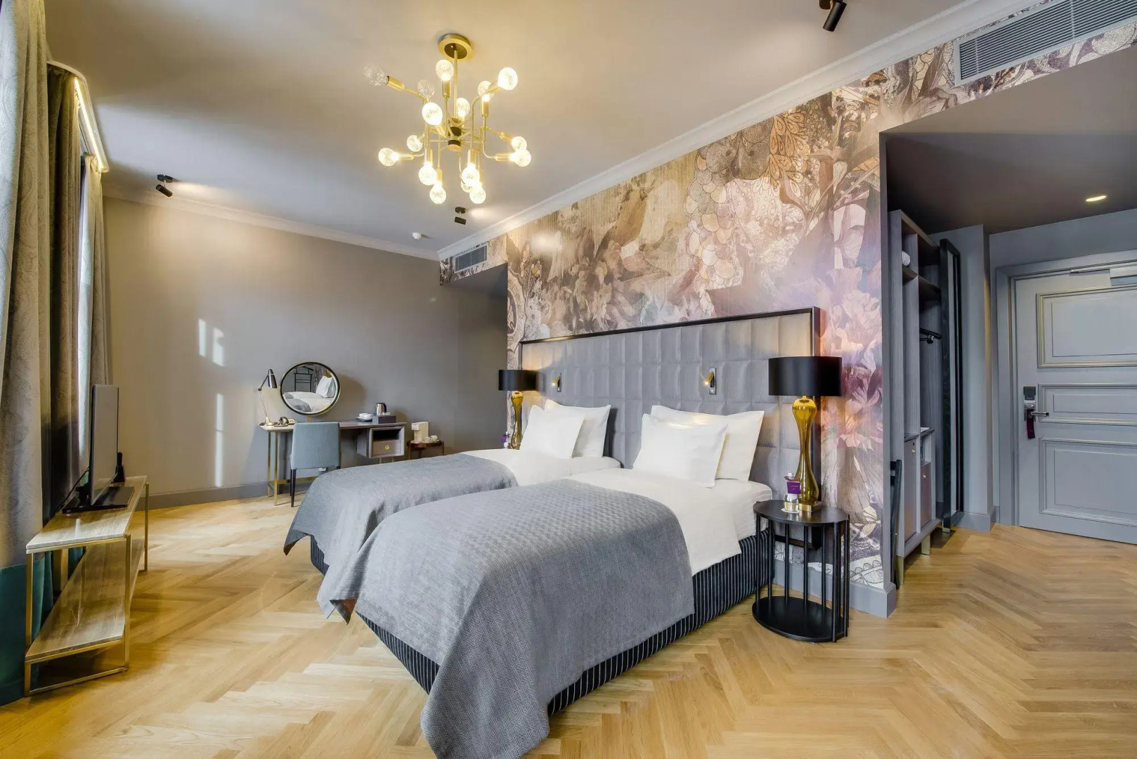 Отель Grand Poet Hotel by Semarah