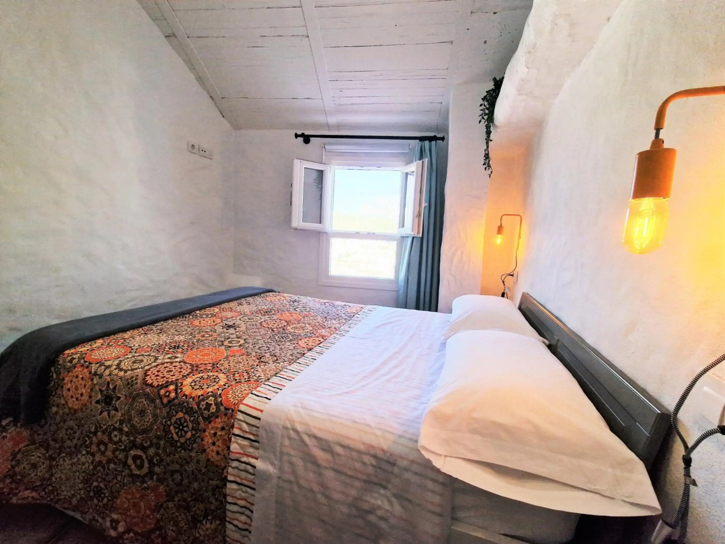 EL BÚCARO. Las Puertitas Rojas