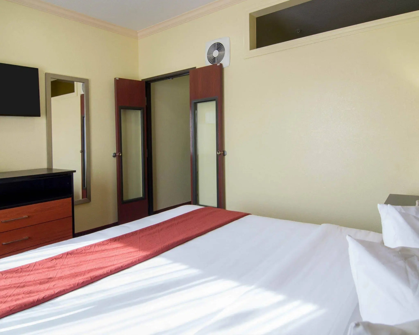 Quality Suites Houston IAH Airport - Beltway 8