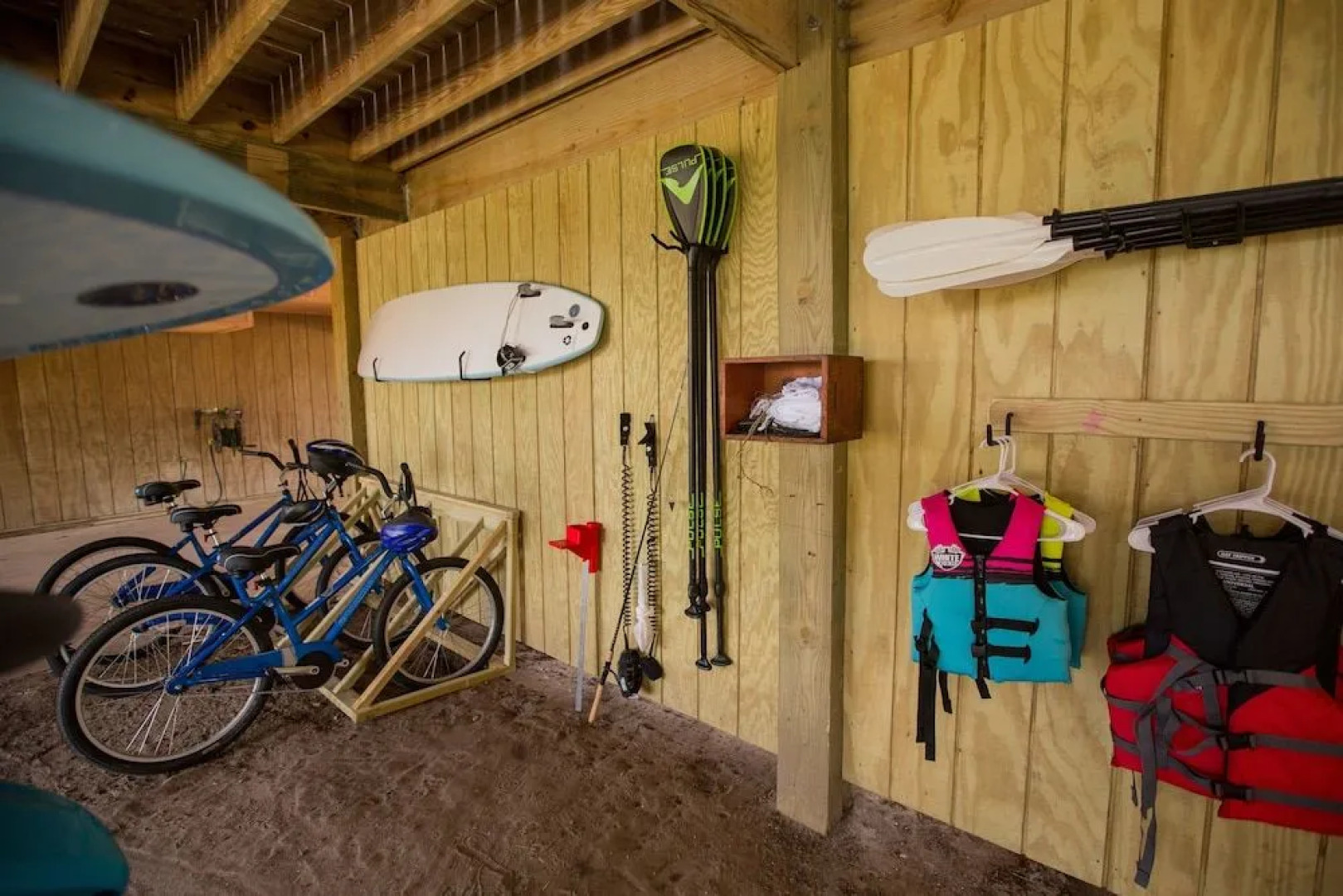 The Burrus House Inn Waterfront Suites