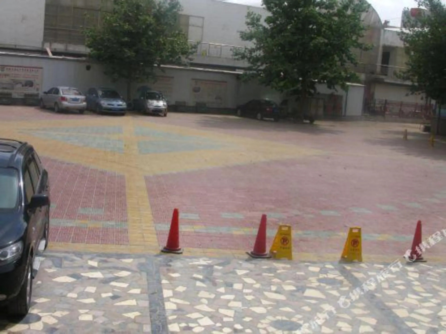 Hotan Tianyu Hotel (Tuanjie Square)
