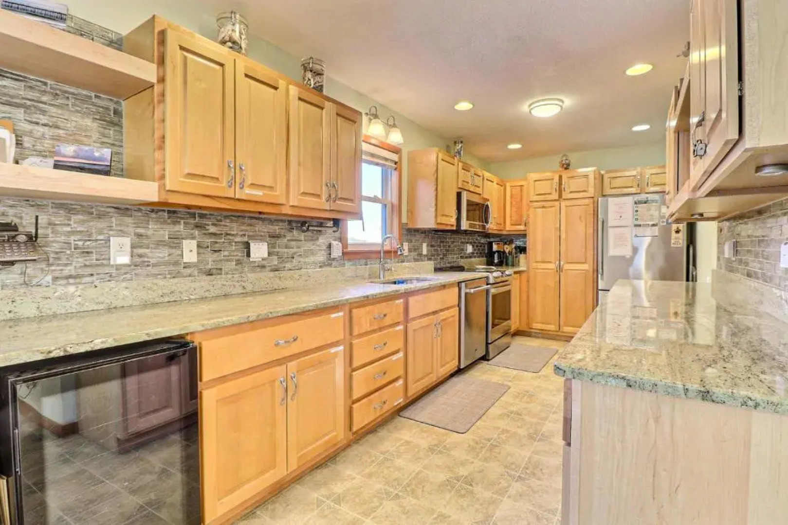 6061 - Bark O Lounge