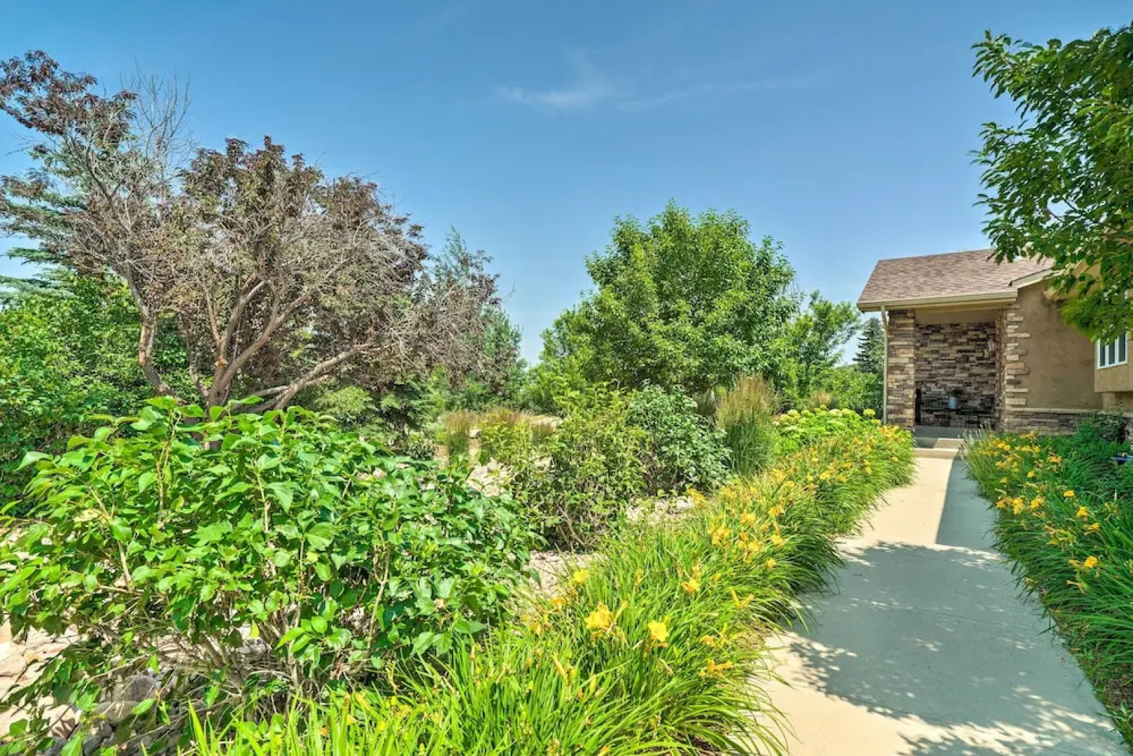 Monument Getaway w/ Hot Tub, 12 Mi to Usaf Academy