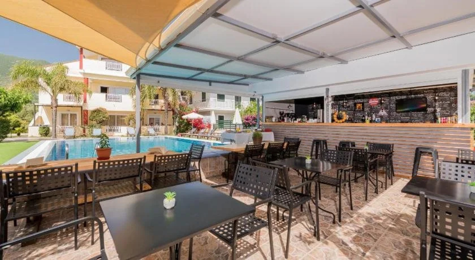 Oscar Villa & Studios