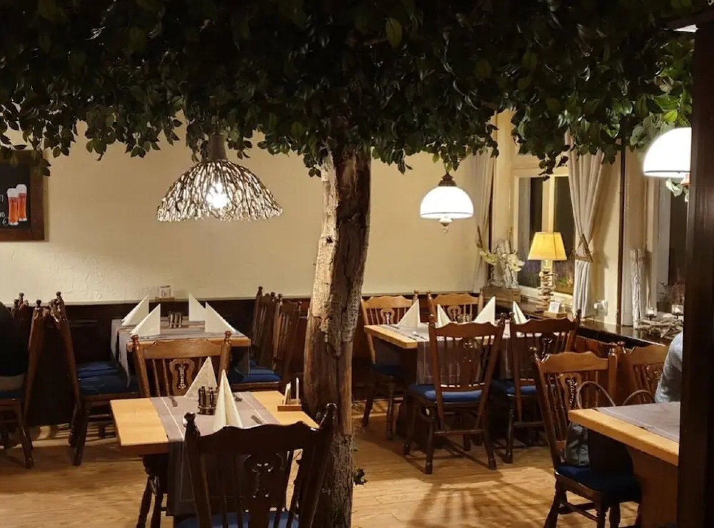 Haduloha Hotel & Restaurant