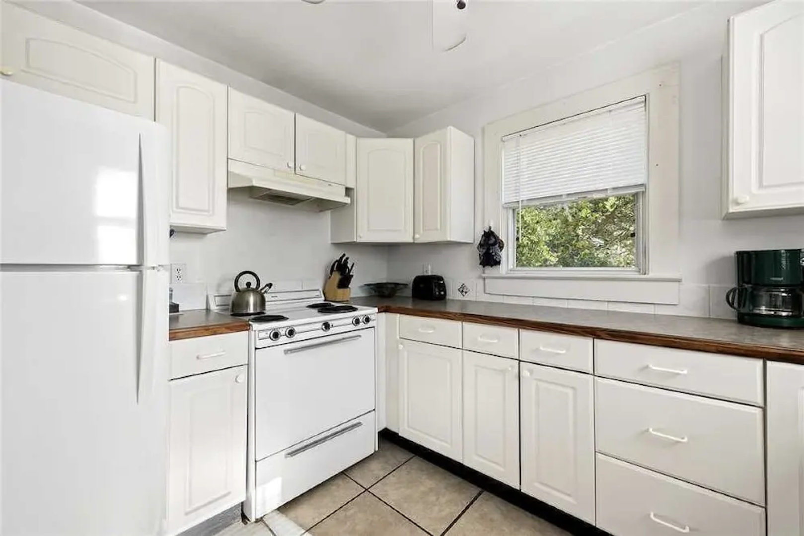 Coconut Cottage - Two Bedroom Home