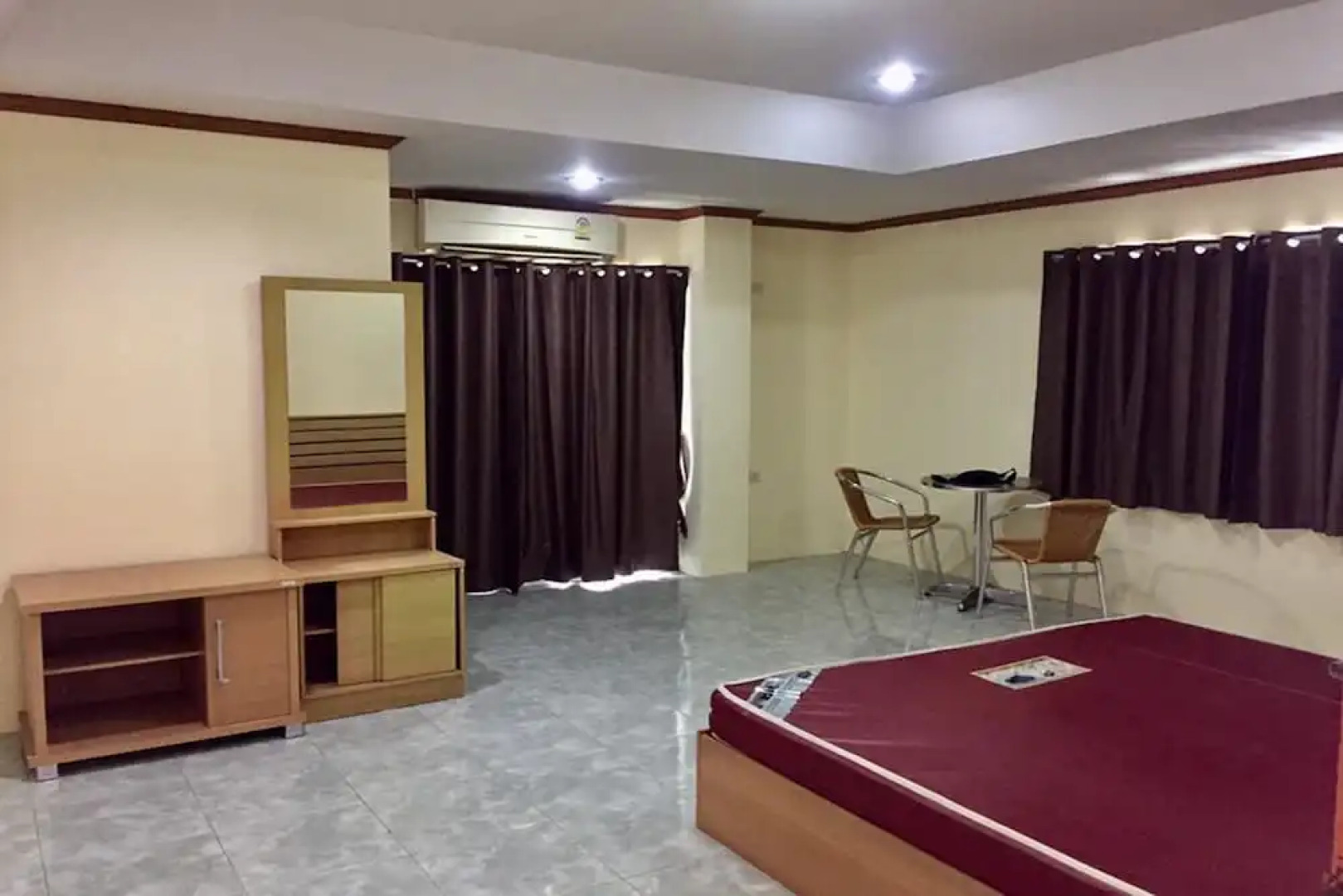 Somsri Apartment