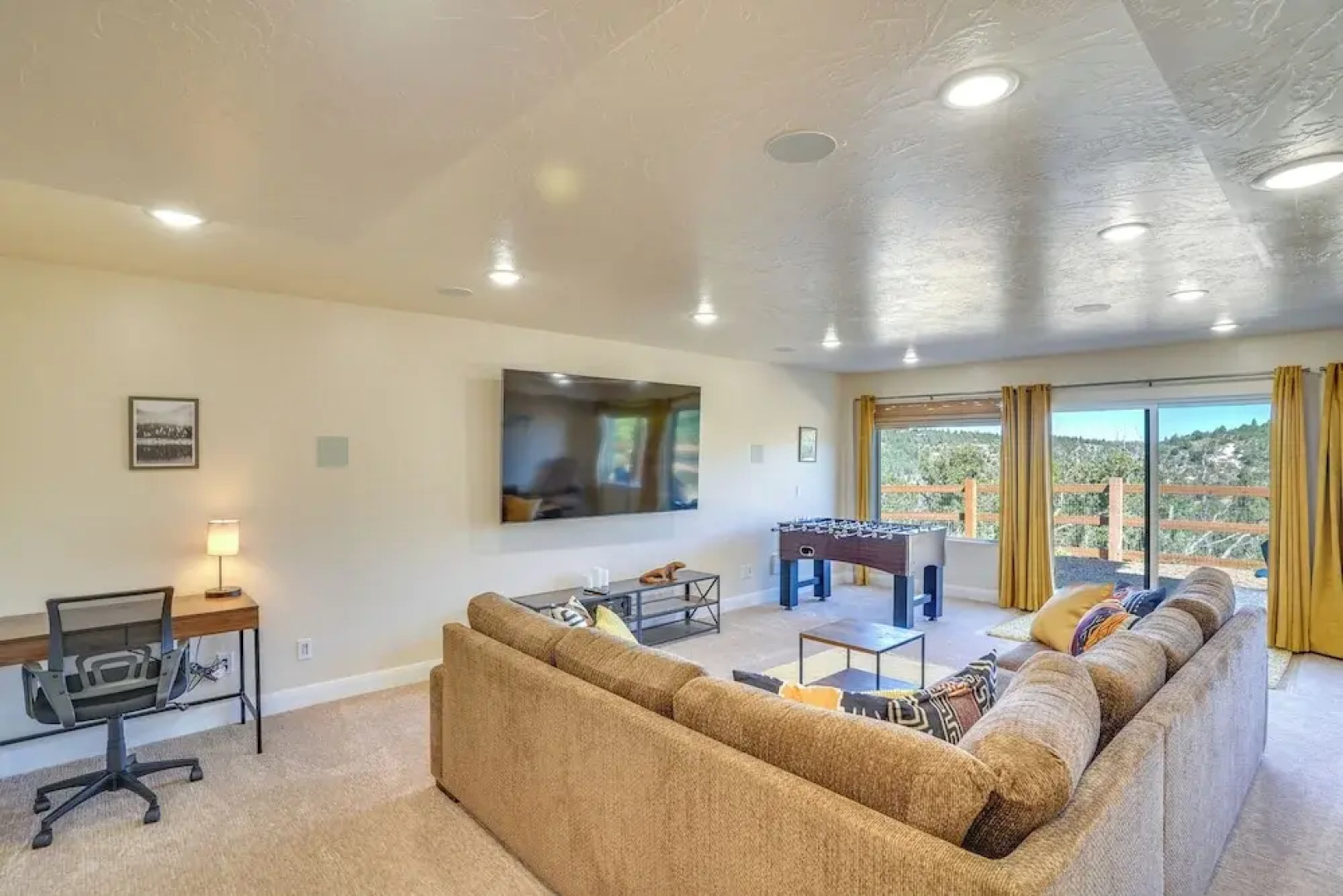 Newly Built, Modern Alton Cabin on 4 Acres!