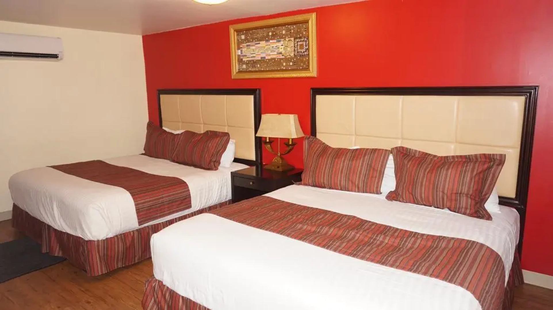 Eagle Crater Lake Inn