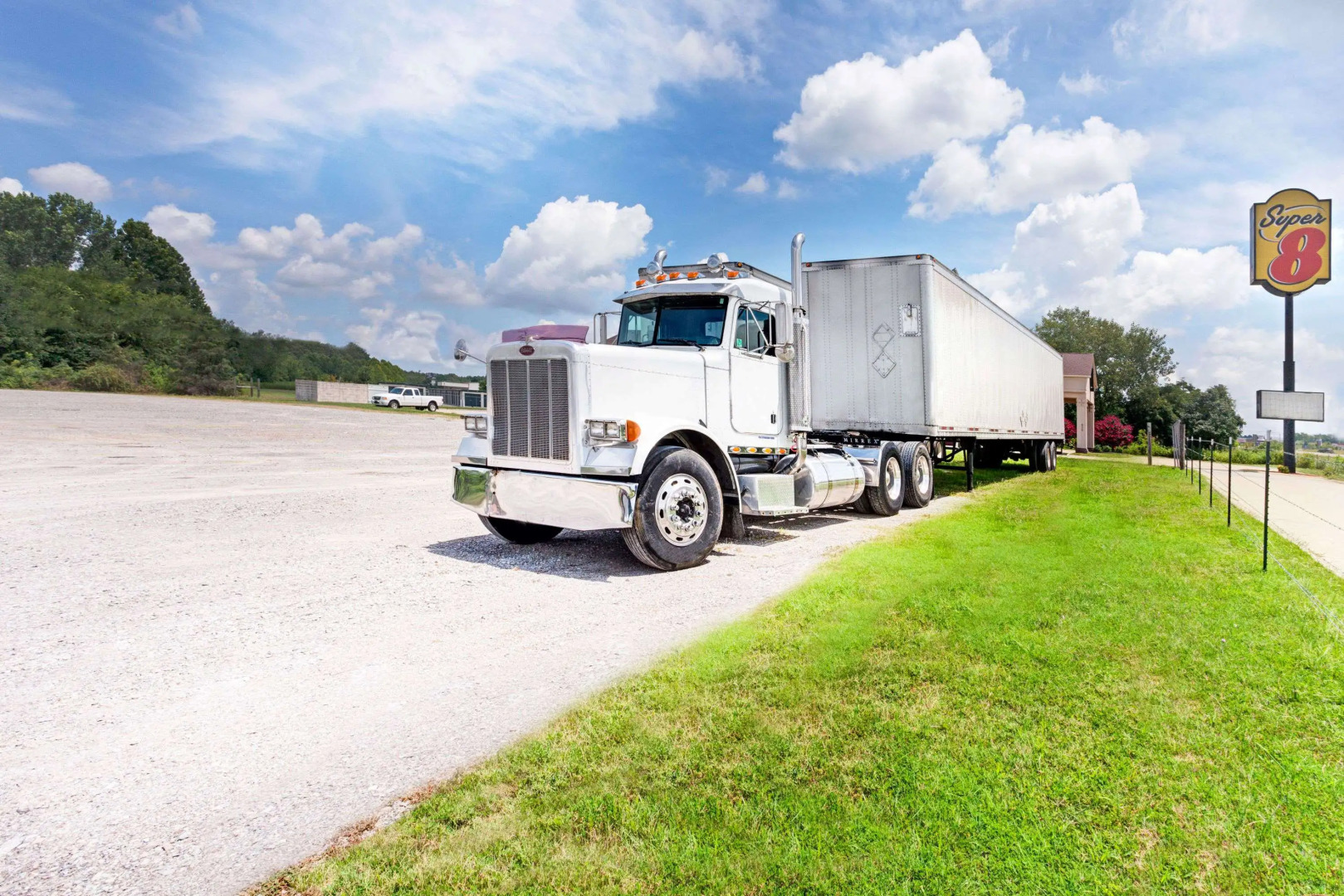 Super 8 by Wyndham Clarksville East