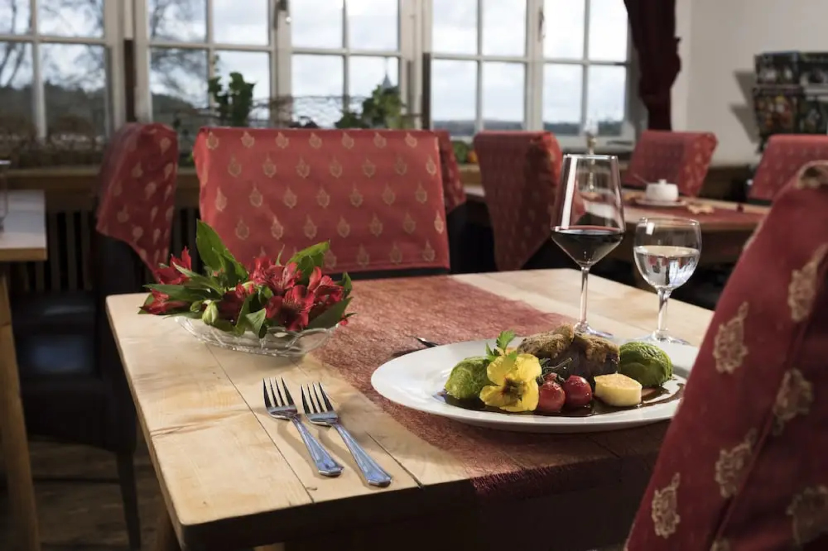 Schlosshotel Burghaus Kronenburg
