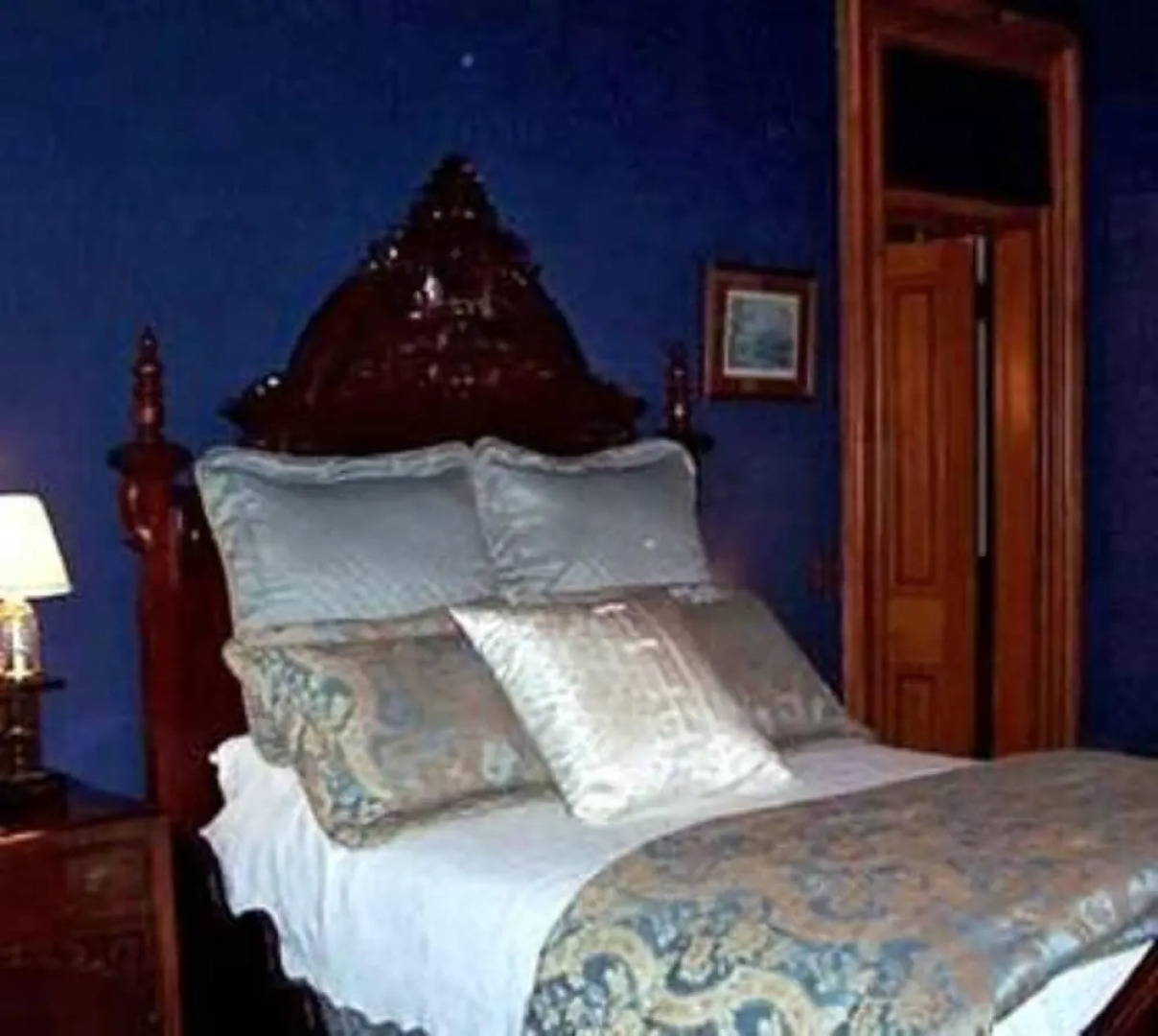 The Claremont House Bed & Breakfast