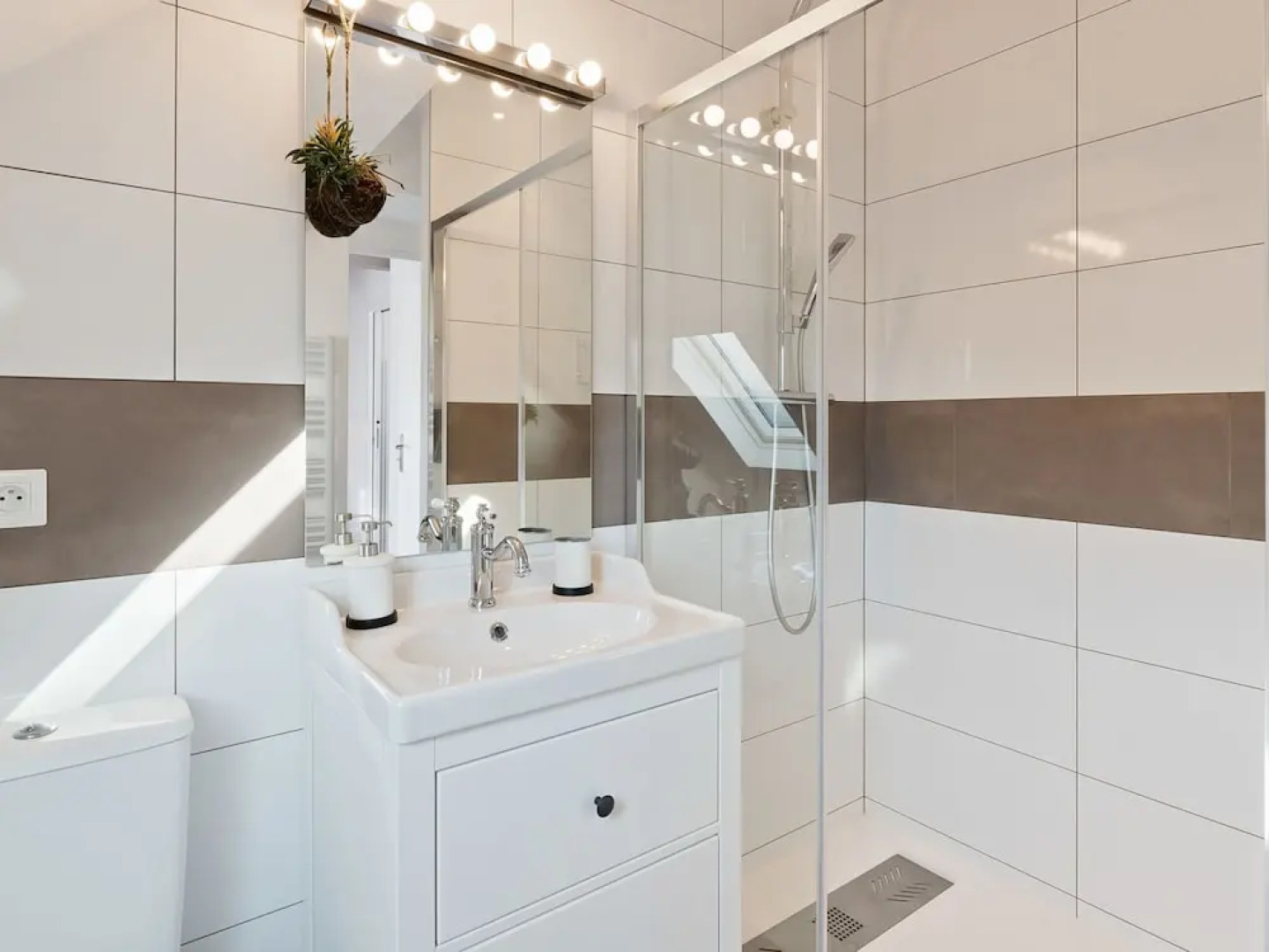 Fascinating Apartment in Bayeux With Communal Terrace/living Room and Kitchen