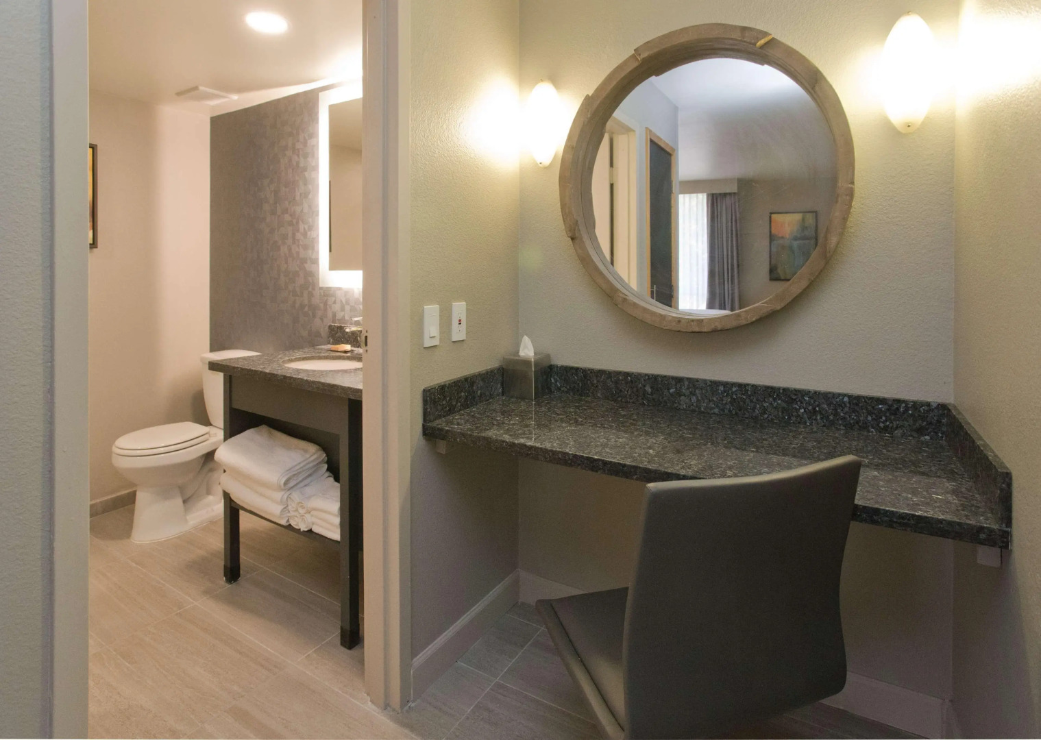 DoubleTree by Hilton Chico