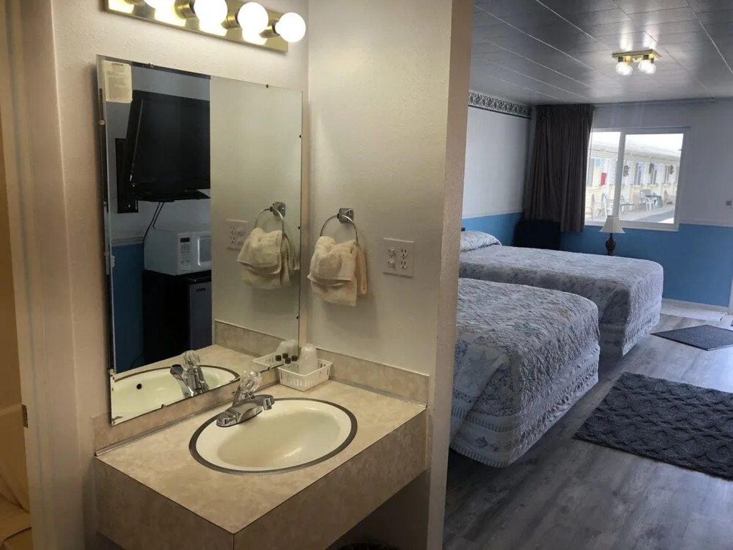 The Fossil Butte Motel