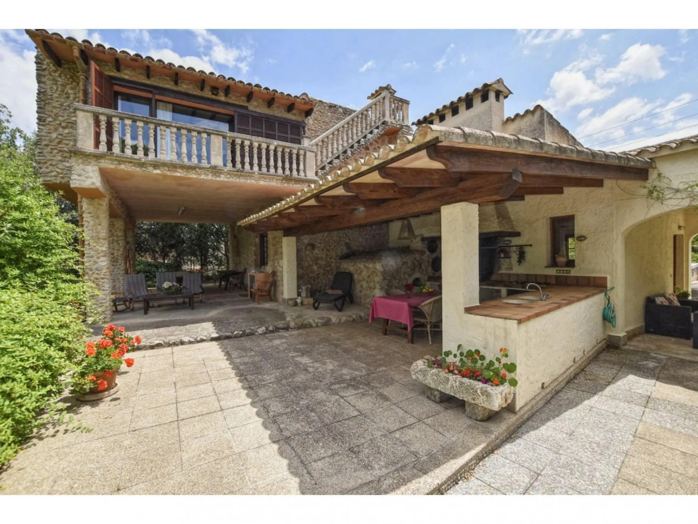 Vintage Holiday Home with Private Pool in Buger