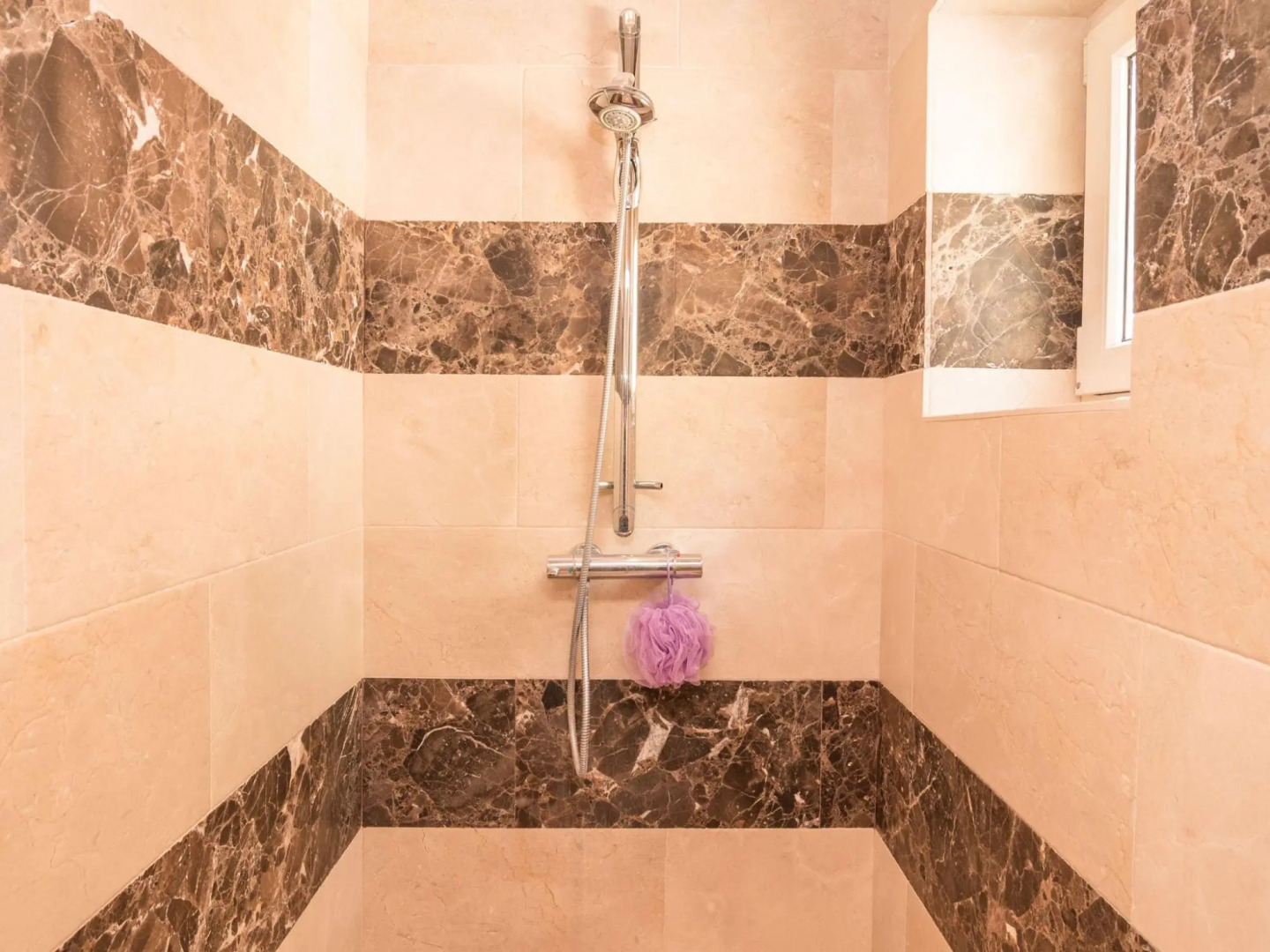 Serene Holiday Home in Callosa d' Ensarria with Private Pool