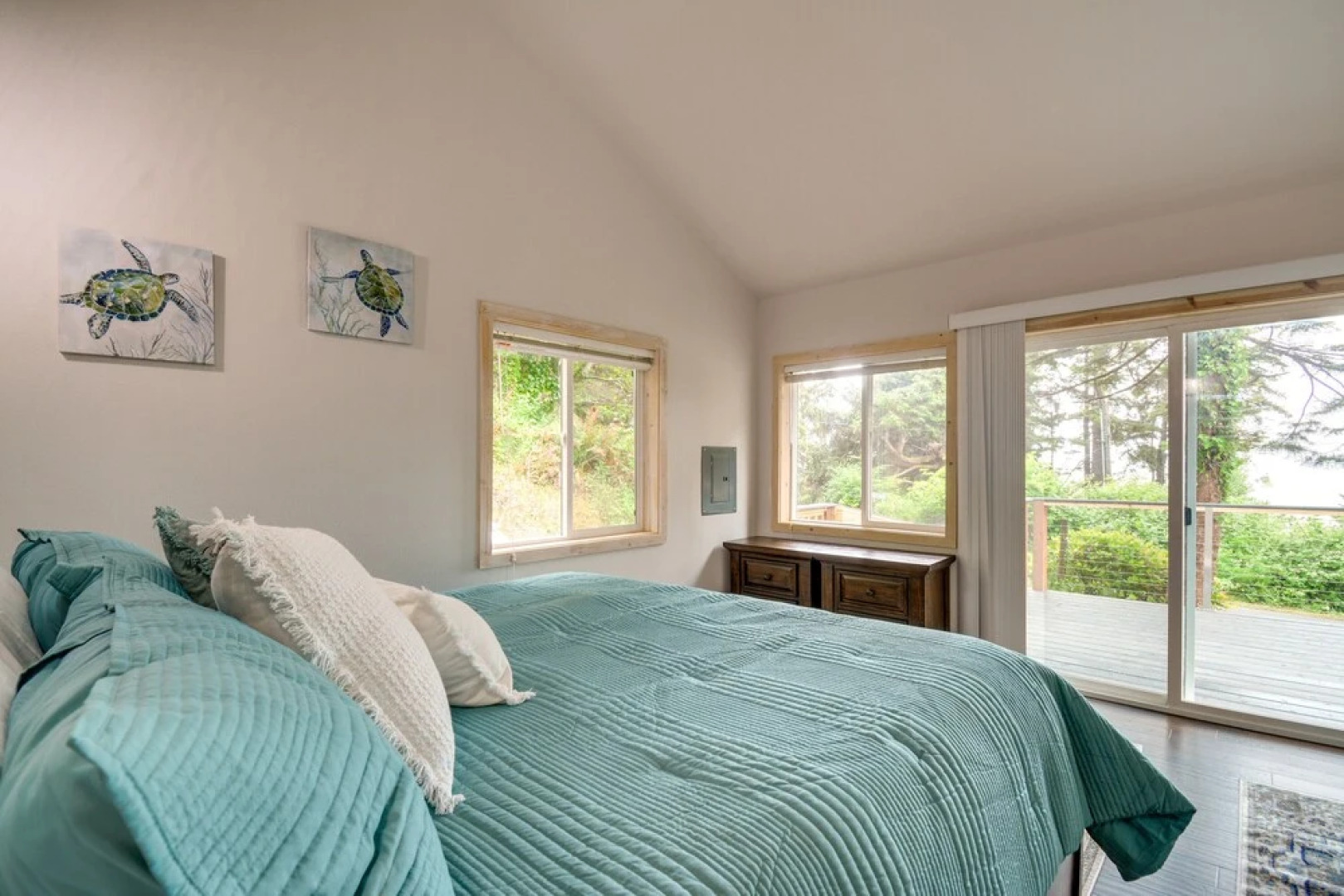 Serene Copalis Beach Getaway: Walk to Beach!