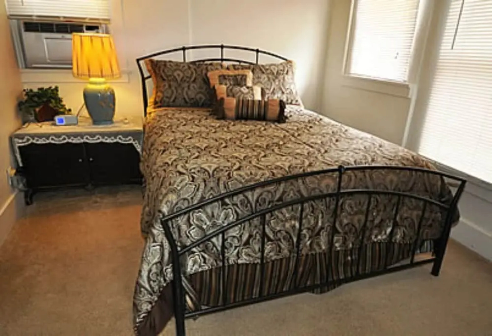 Avenue Hotel Bed and Breakfast