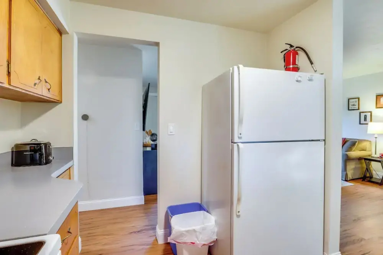 10 Mi to Portland: Greenway Neighborhood Home