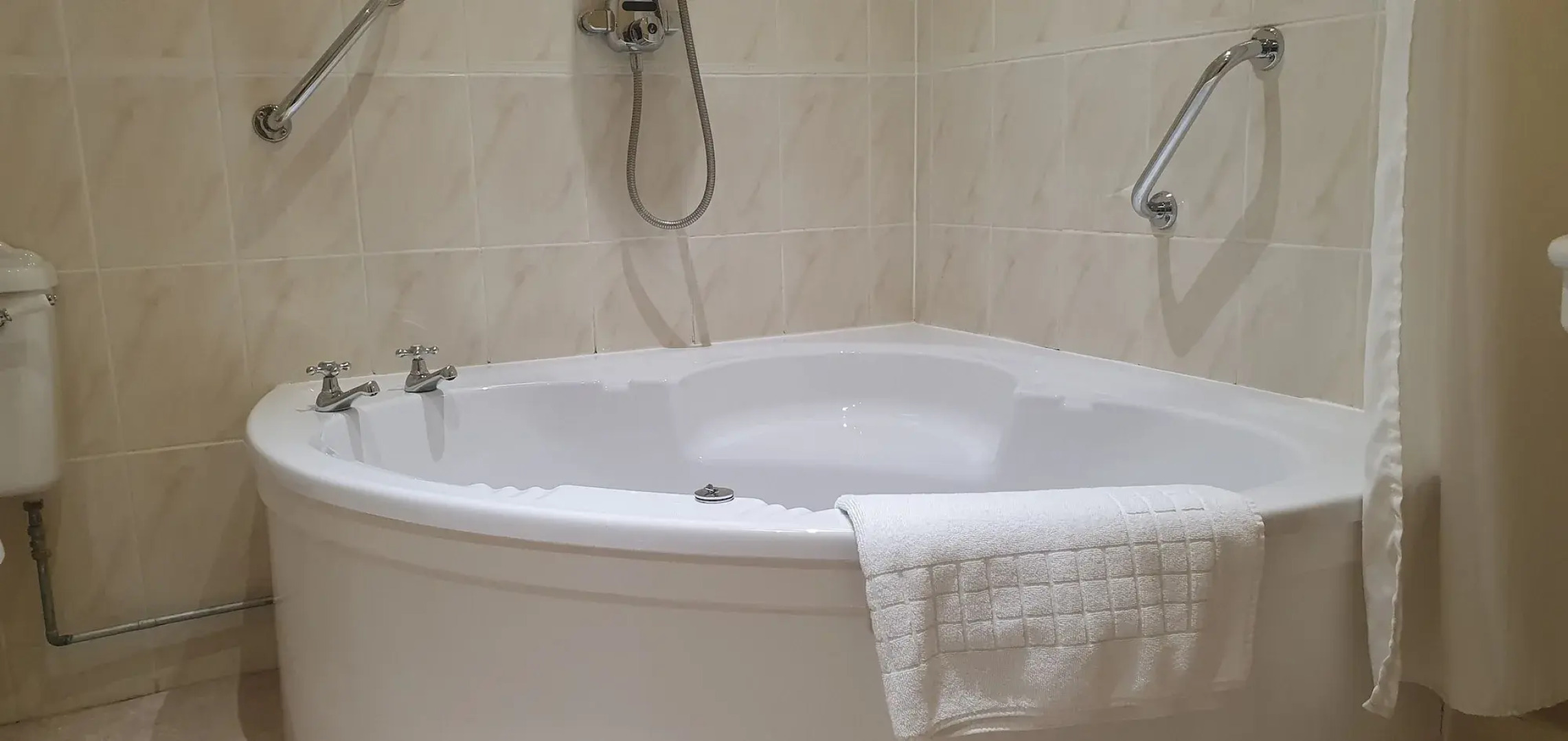 Отель Oaklands Hall