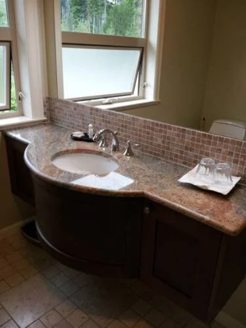 Malahat View Guesthouse