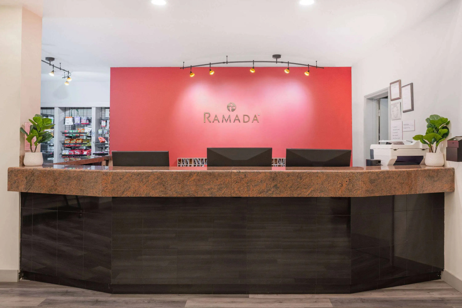 Ramada by Wyndham Bakersfield North
