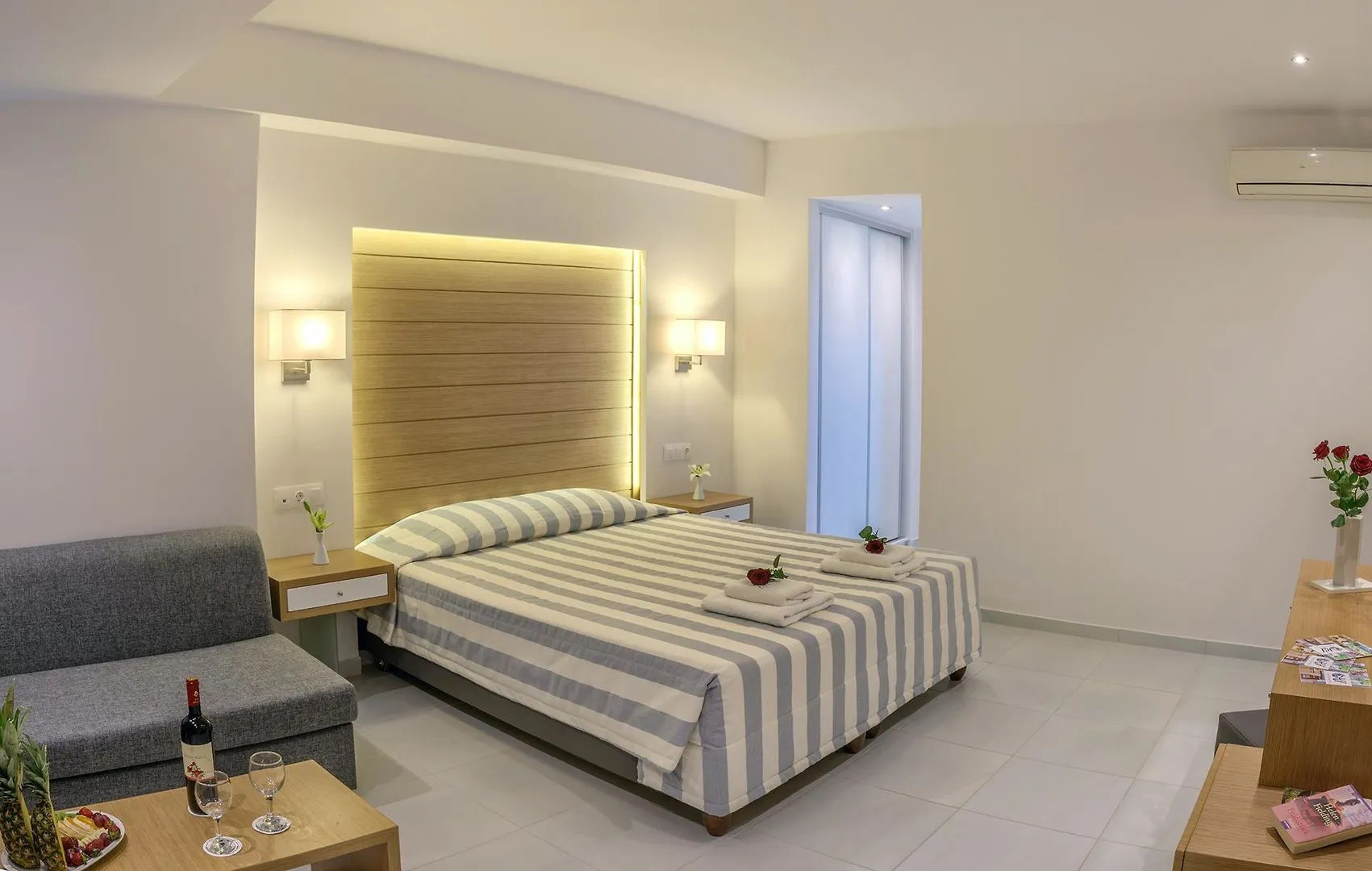 Happy Days Beach Hotel & Bungalows