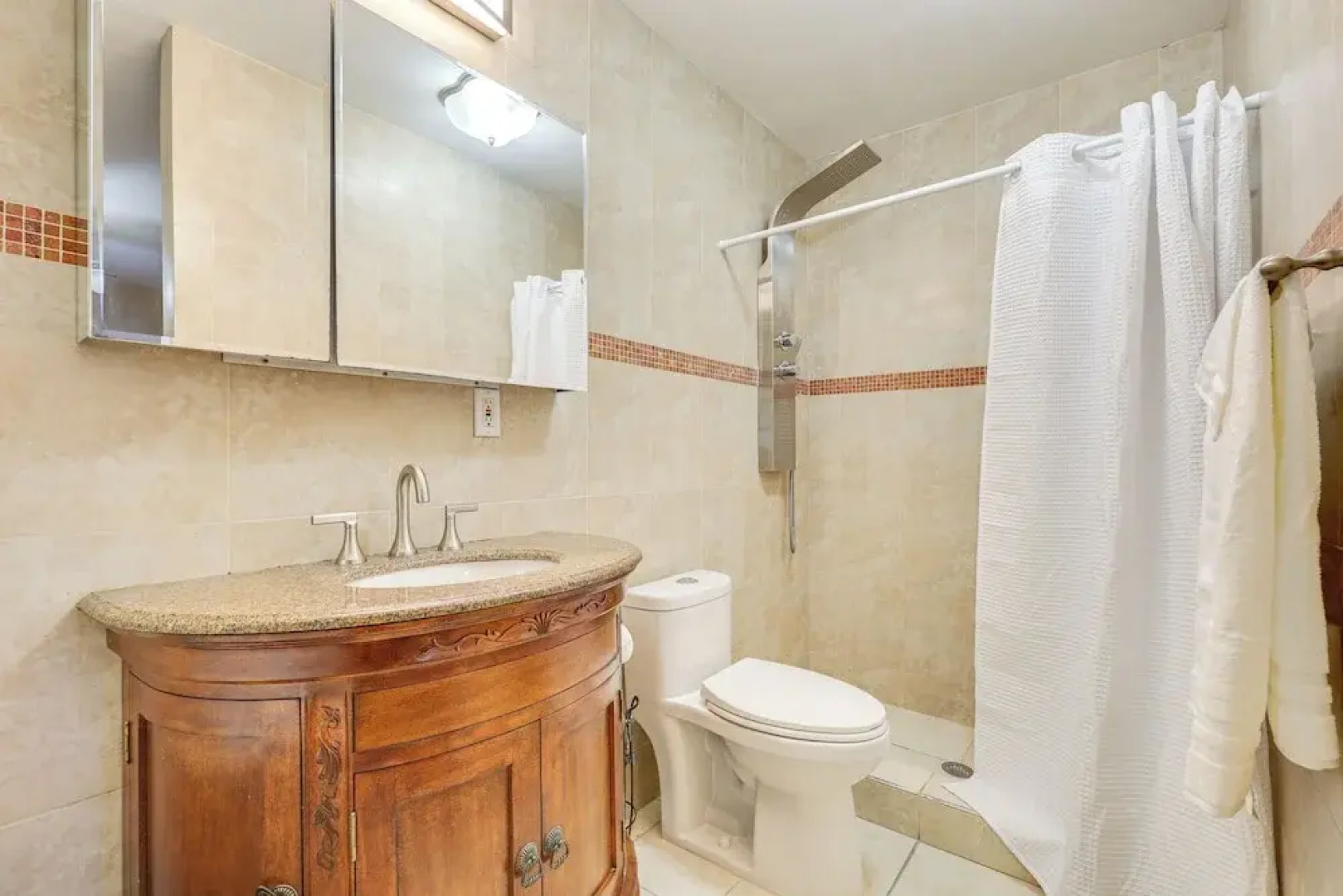 Pet-friendly Home w/ Yard ~ 3 Mi to Zoo Miami!