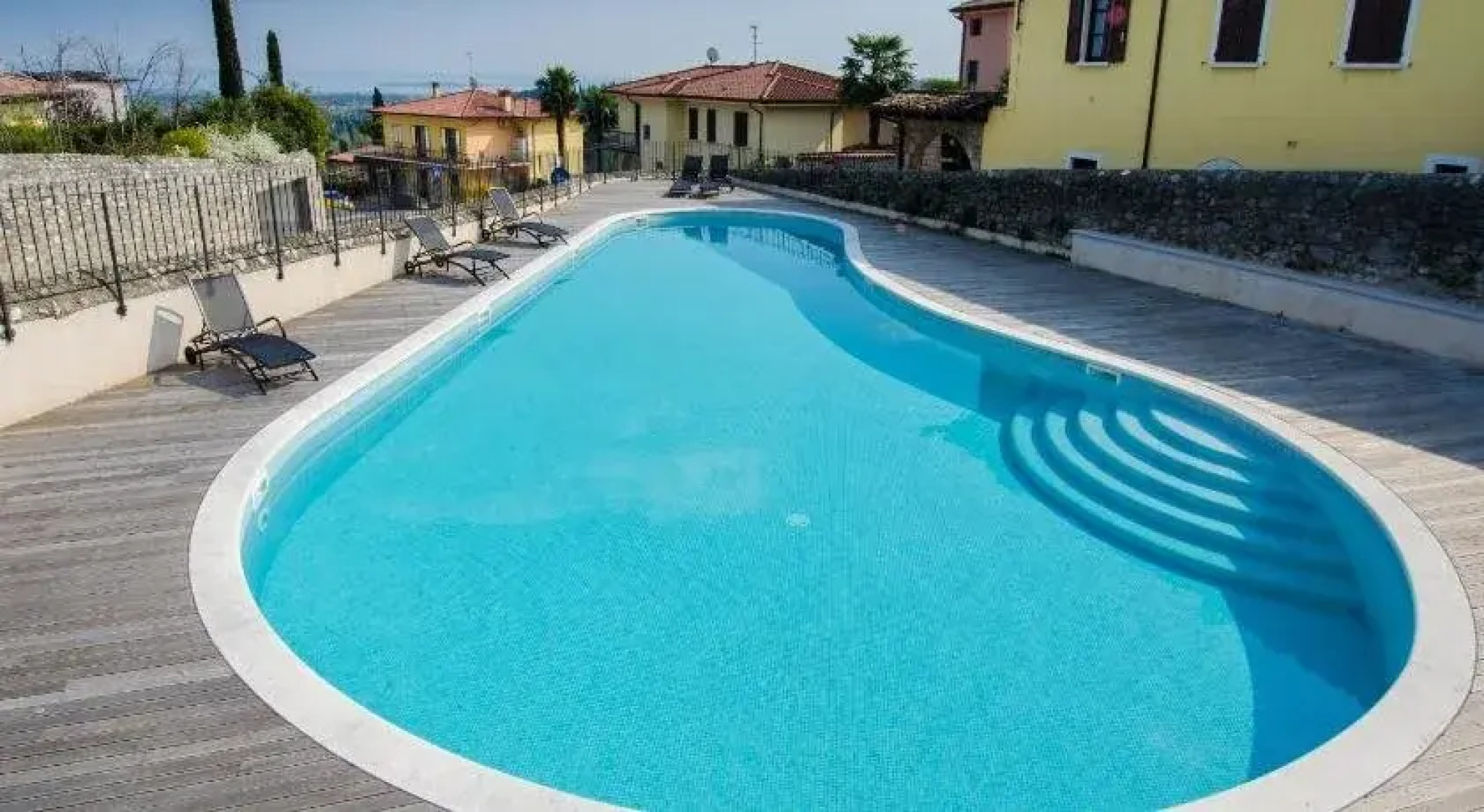 Polpenazze Halldis Apartments