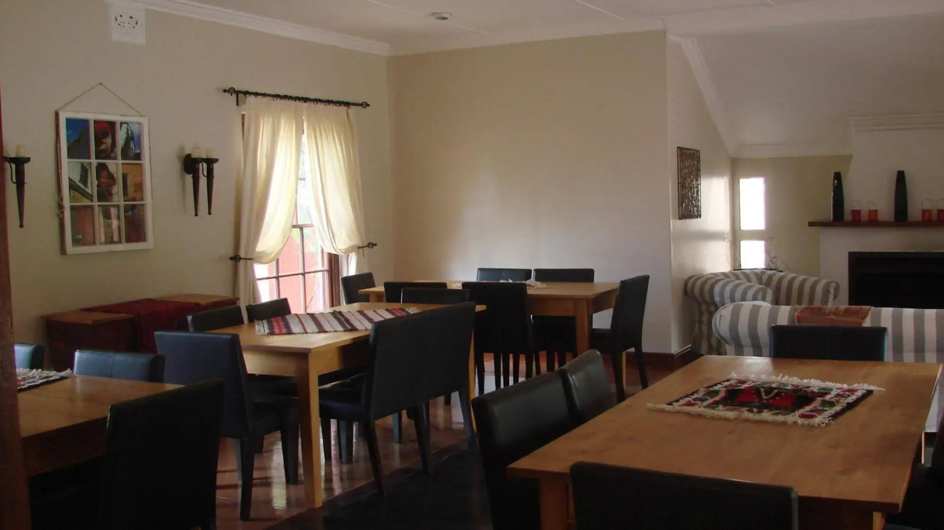 Die Waenhuis Guest House