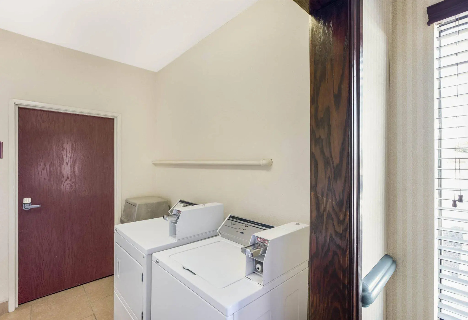 Comfort Suites Plainview