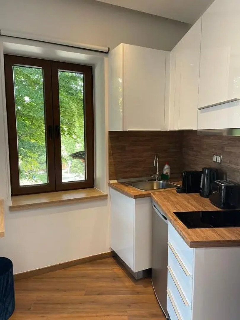 11 Luxury apartments.