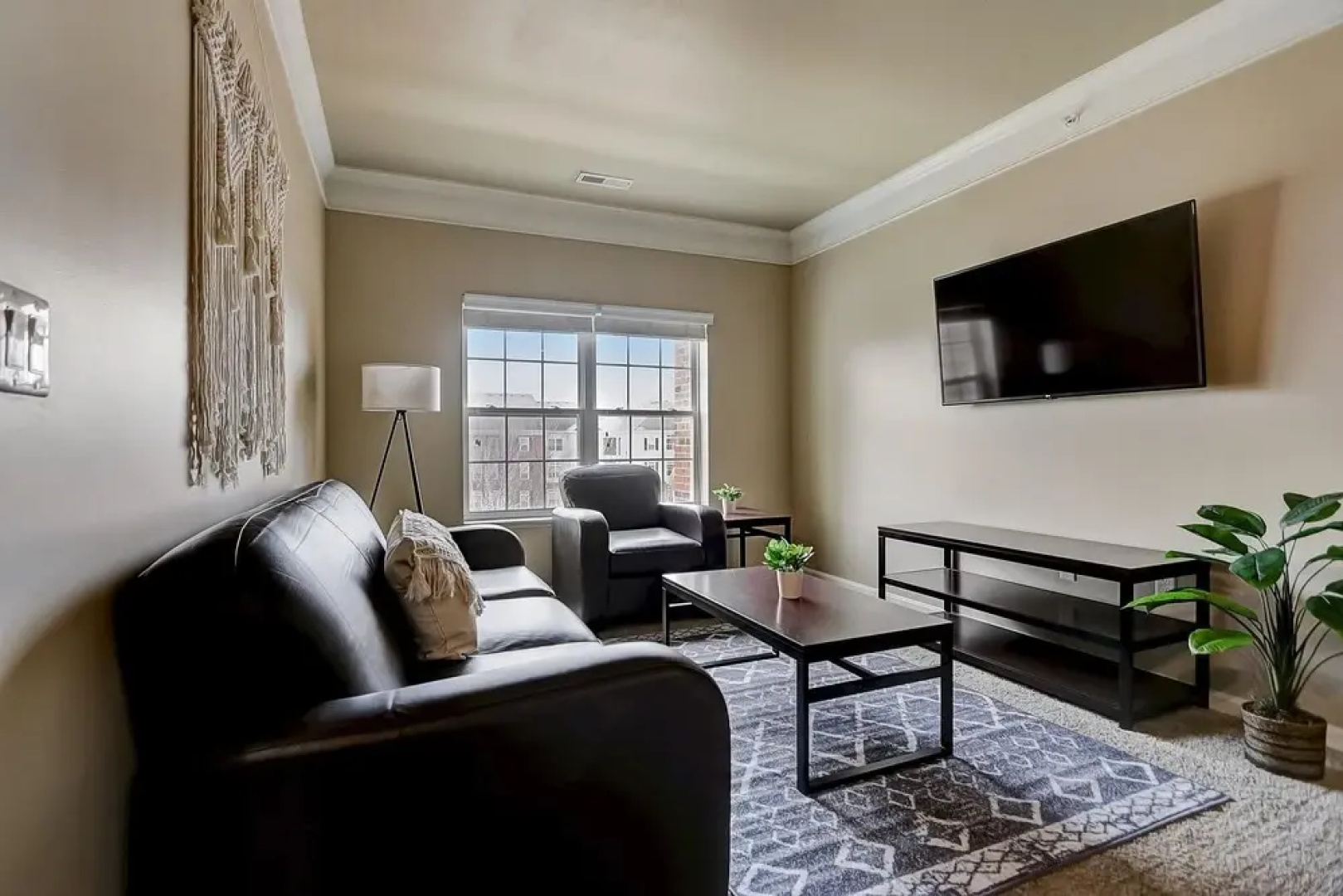 FRONTDESK University Edge Notre Dame Apts South Bend