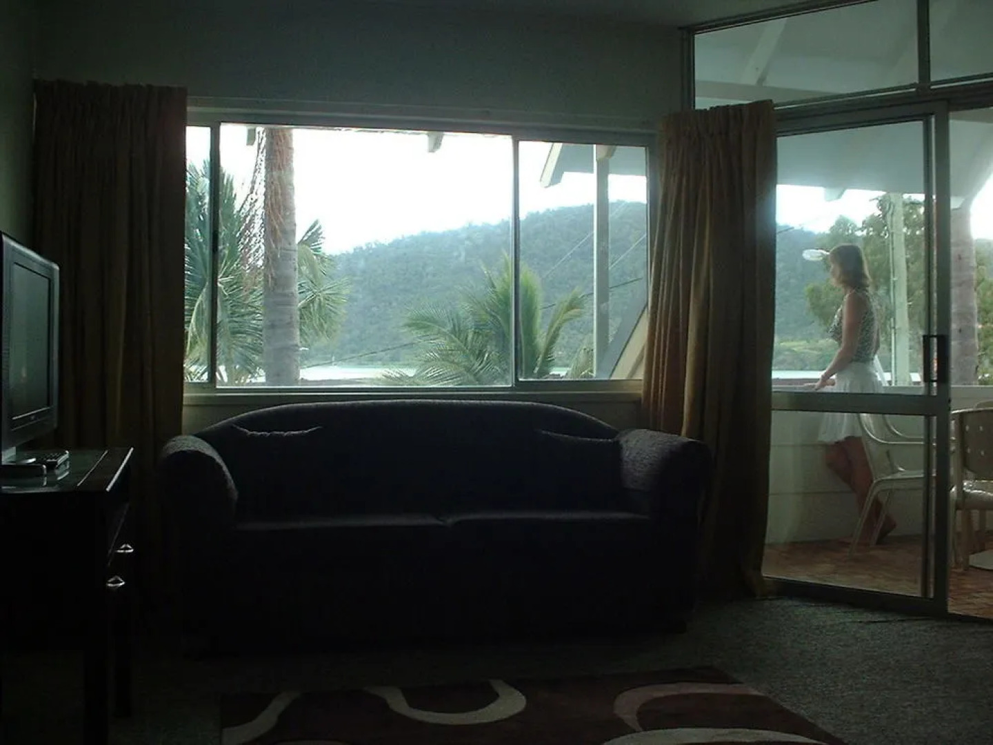 Airlie Seaview Apartments