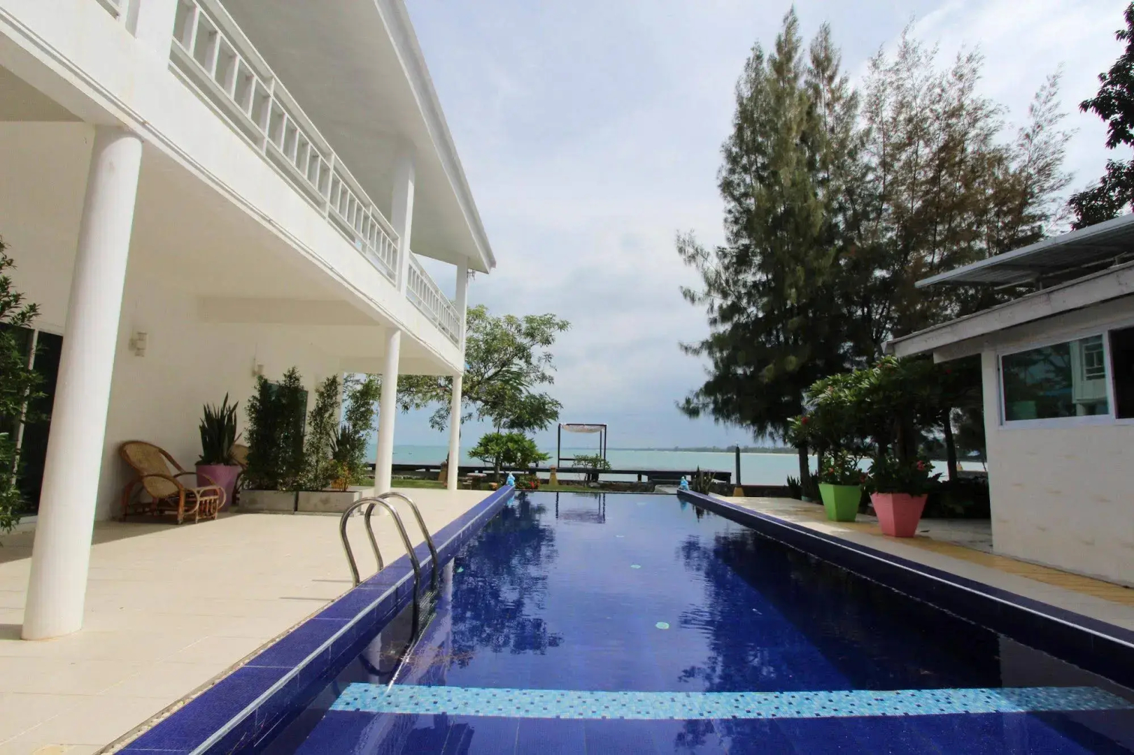 Issara Beach Resort
