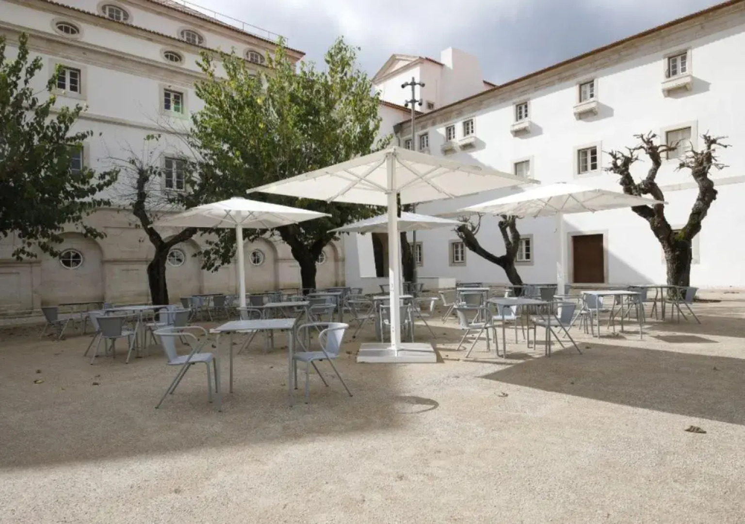 Отель Montebelo Mosteiro de Alcobaca Historic Hotel