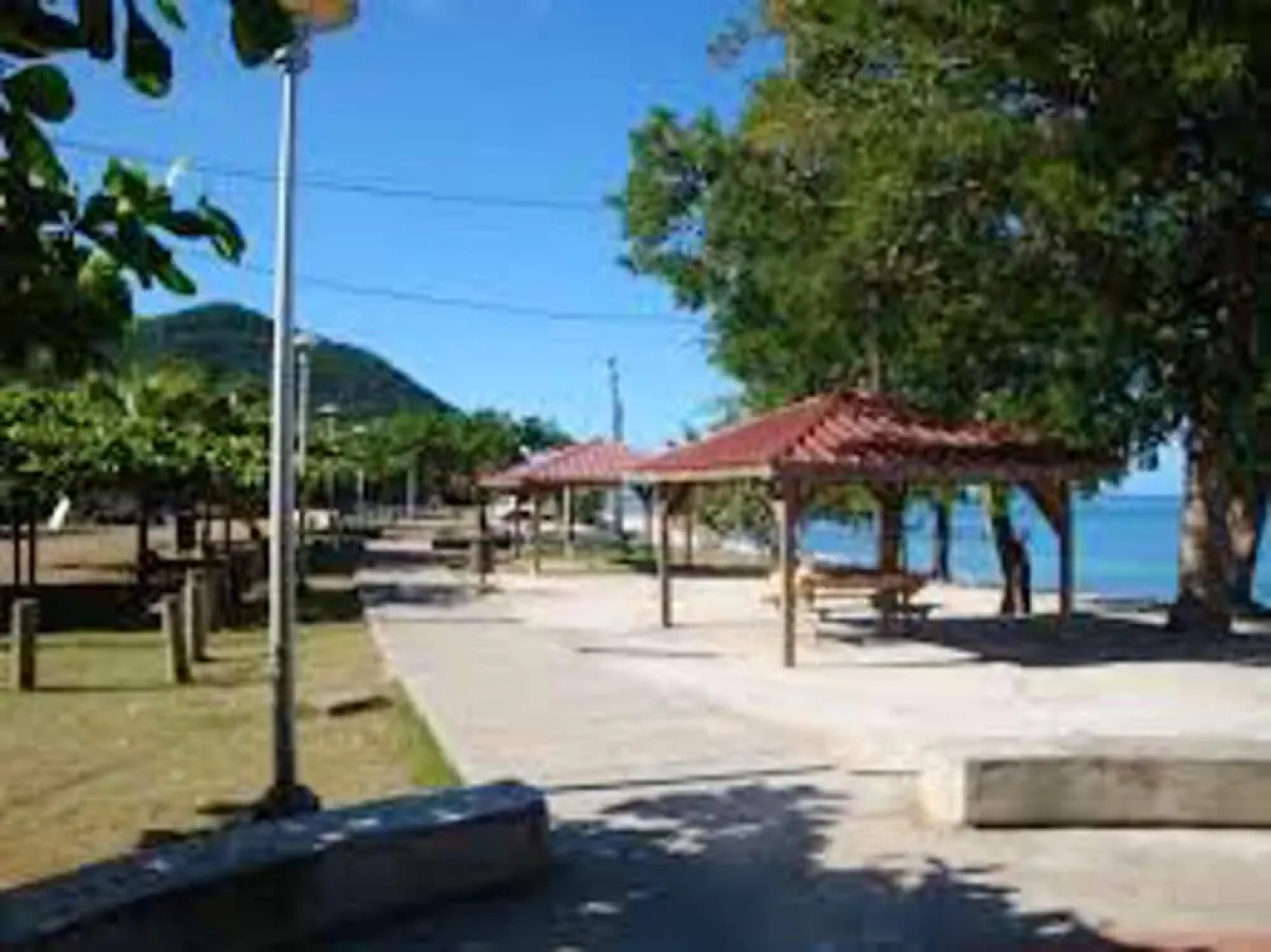 Bungalow With 2 Bedrooms in Pointe-noire, With Furnished Garden - 1 km