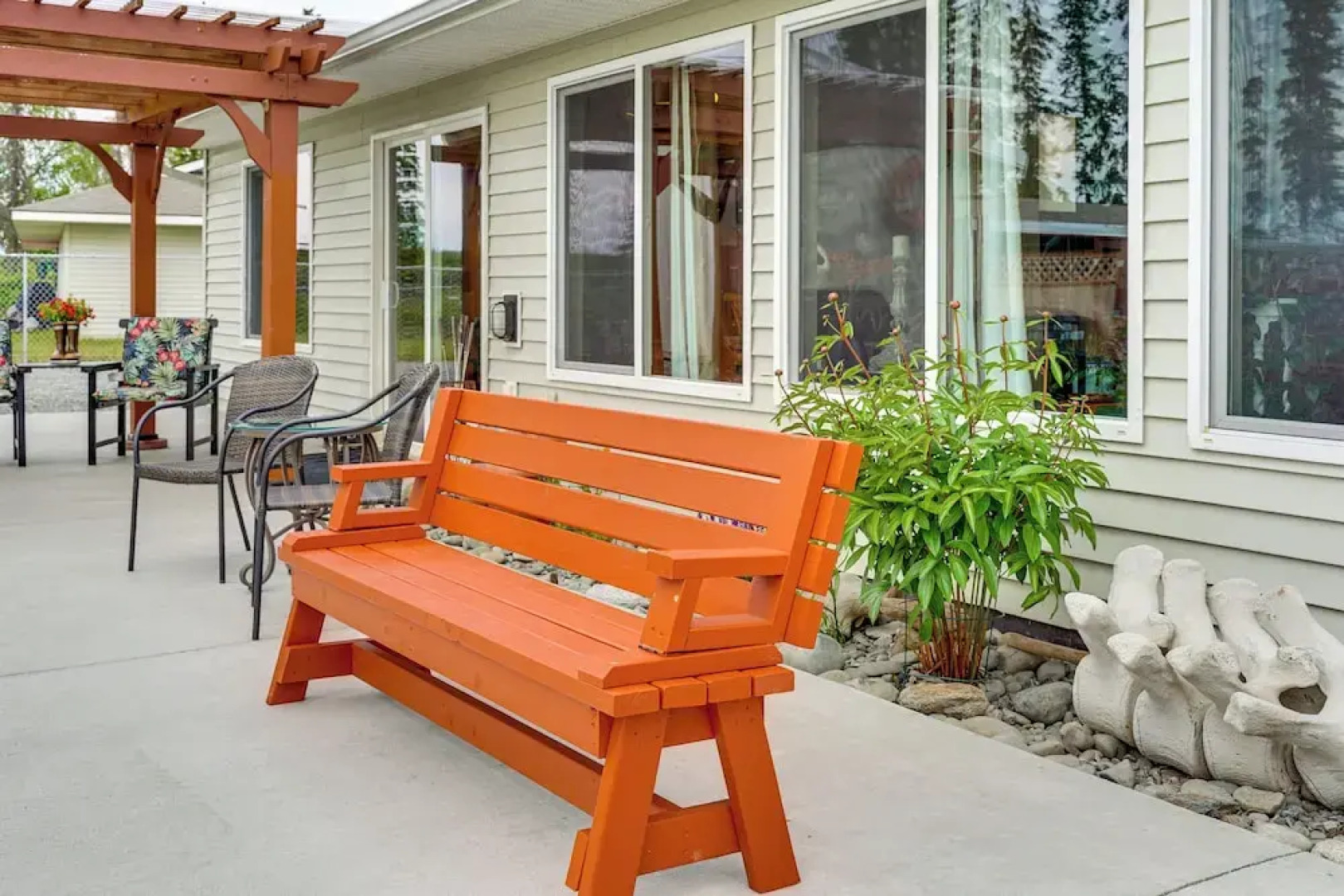 Soldotna Home w/ Yard, Walk to Kenai River!