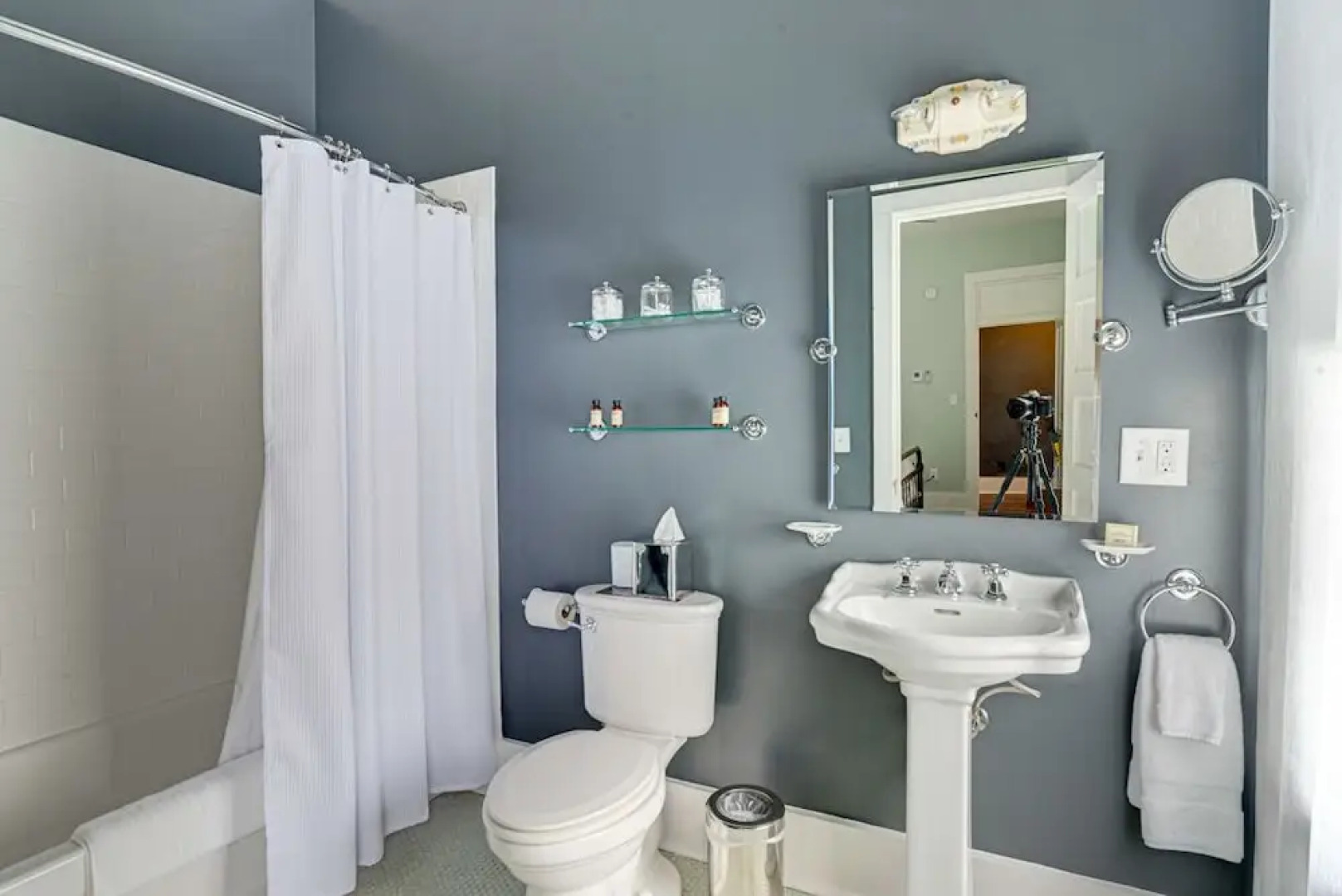 Historic Birch Lodge and Motel