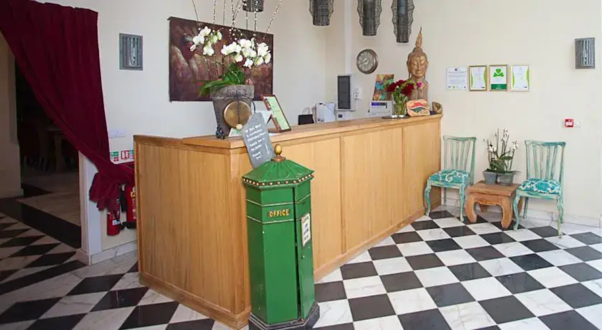 The Three Towers Eco House & Organic Kitchen