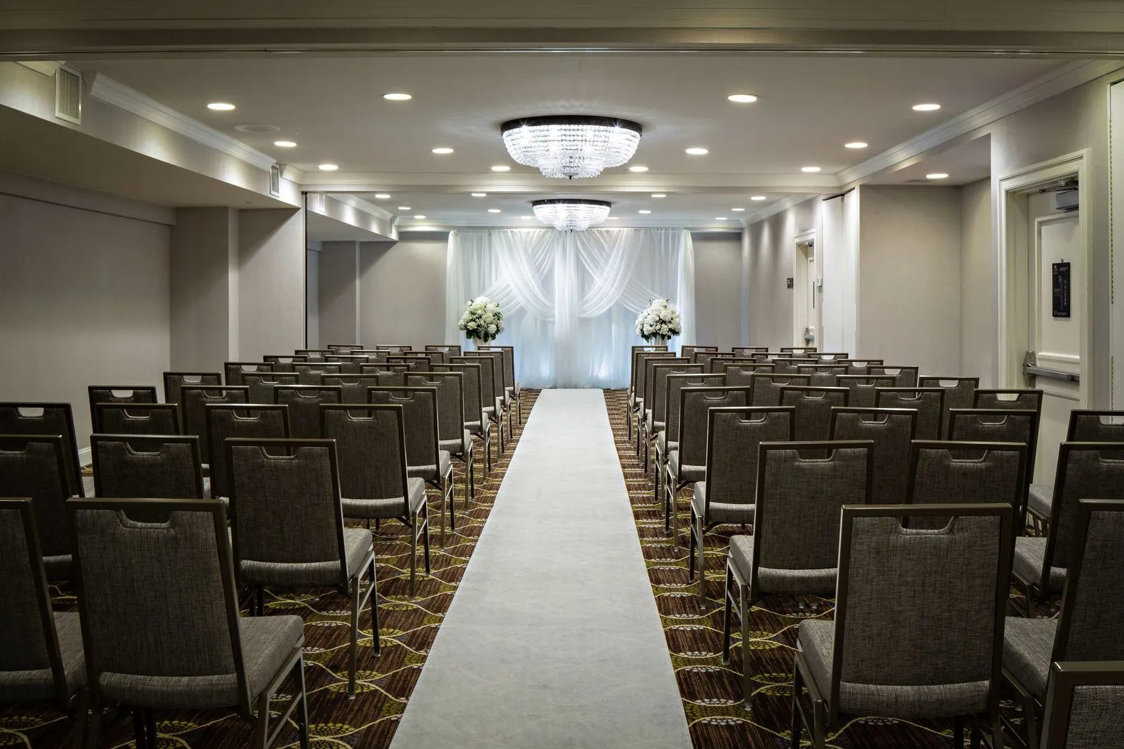 DoubleTree by Hilton Fairfield Hotel & Suites