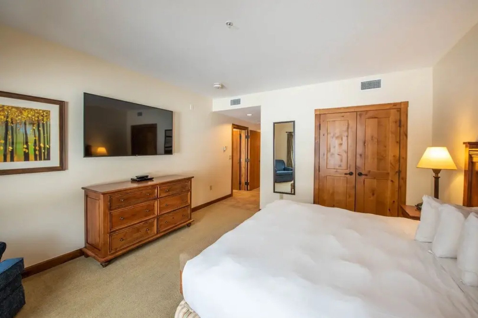 Spacious 3 Bedroom With 4 Beds And Sleeper Sofa Condo - No Cleaning Fee! by RedAwning