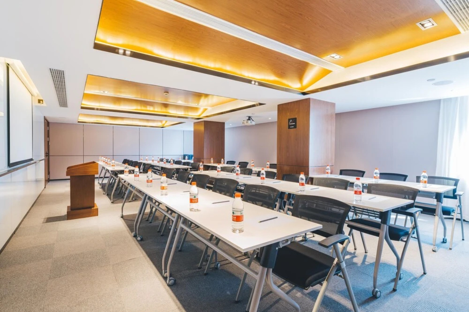 Отель Atour Hotel East Bund Sanjiangkou Ningbo