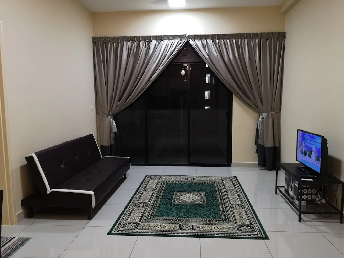 Cozy Condo at The Meridin Medini