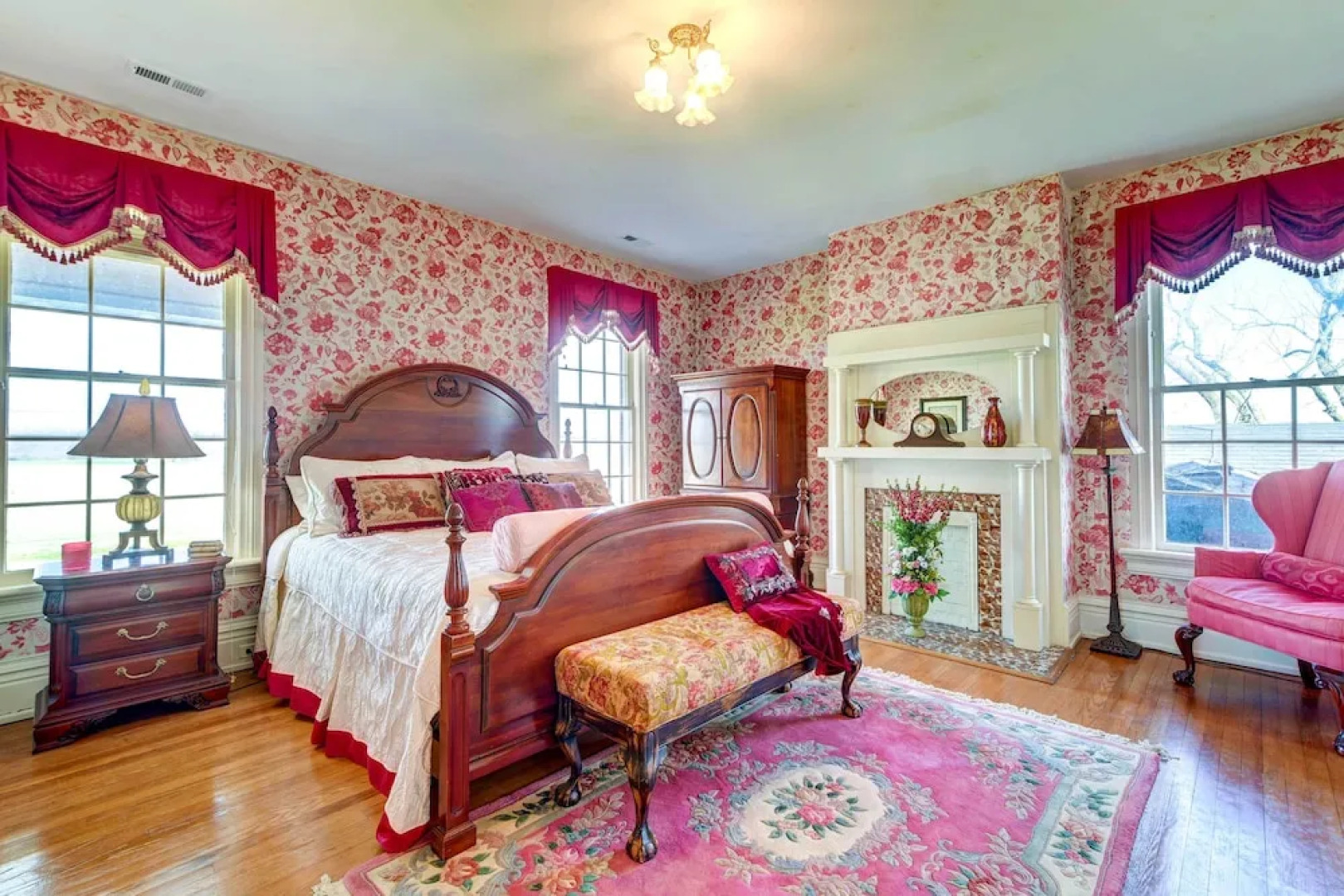 Bowling Green House w/ Shared Pool!